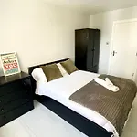 Euston Apartment By Dc London Rooms