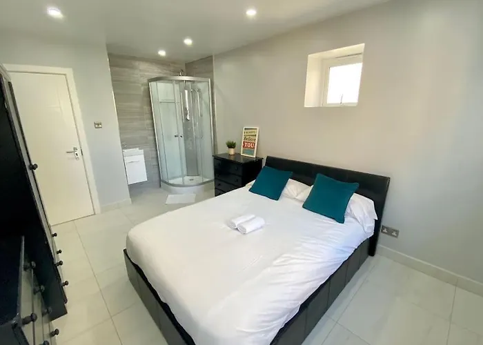 Euston Apartment By Dc London Rooms